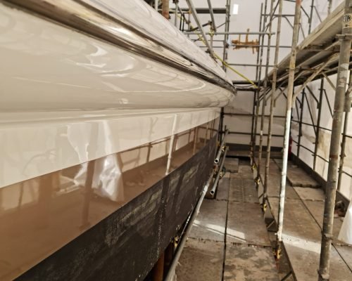 rivestimento ceramico per imbarcazioni