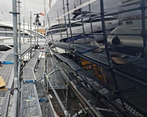 rivestimento ceramico per imbarcazioni