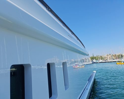 rivestimento ceramico per imbarcazioni