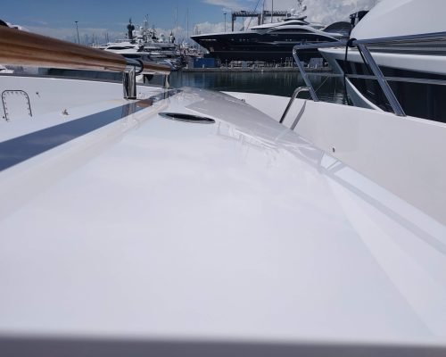 rivestimento ceramico per imbarcazioni